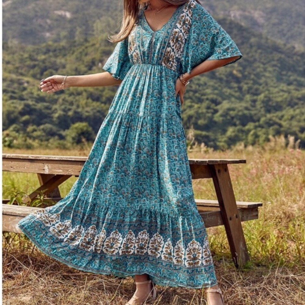 🦋 BLUE FLORAL BOHO MAXI DRESS!